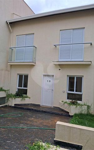Casa de condomínio à venda com 66m², 2 quartos e 2 vagas