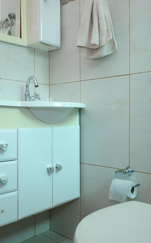 Casa à venda com 93m², 2 quartos e 2 vagasBanheiro 1 - Suíte 1