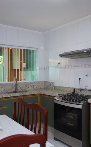 Casa à venda com 93m², 2 quartos e 2 vagasCozinha