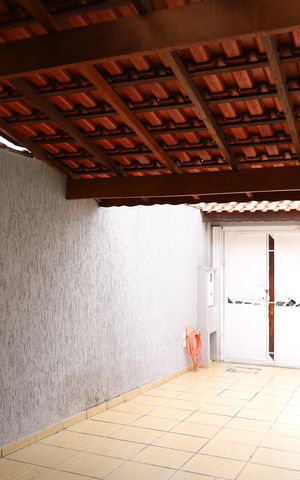 Casa à venda com 93m², 2 quartos e 2 vagasGaragem