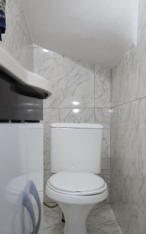 Casa à venda com 93m², 2 quartos e 2 vagasBanheiro 3 - Lavabo