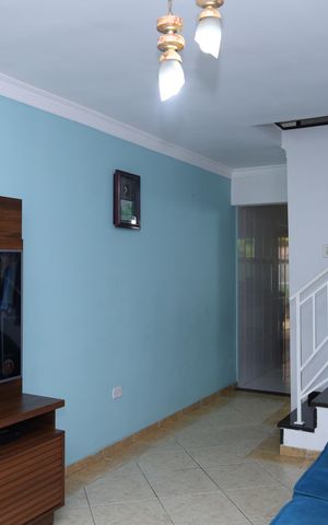 Casa à venda com 93m², 2 quartos e 2 vagasSala