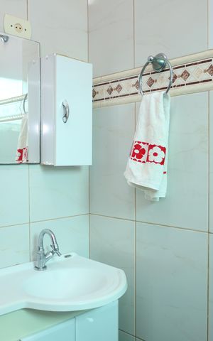 Casa à venda com 93m², 2 quartos e 2 vagasBanheiro 2 - Suíte 2