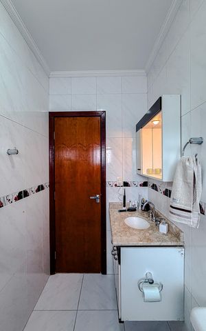Casa à venda com 145m², 3 quartos e 3 vagas Casa à venda com 145m², 3 quartos e 3 vagasBanheiro da Suíte 3