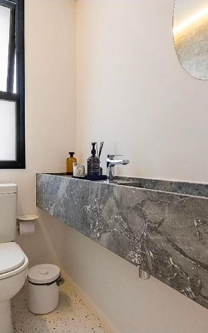 Apartamento à venda com 90m², 2 quartos e 2 vagas Apartamento à venda com 90m², 2 quartos e 2 vagasBanheiro