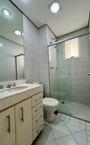 Apartamento à venda com 260m², 4 quartos e 4 vagas Apartamento à venda com 260m², 4 quartos e 4 vagasBanheiro
