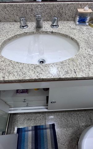 Casa de condomínio à venda com 300m², 5 quartos e 2 vagas Casa de condomínio à venda com 300m², 5 quartos e 2 vagasSuíte 3 - Banheiro