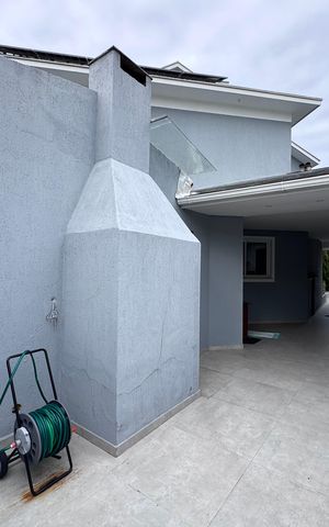 Casa de condomínio à venda com 300m², 5 quartos e 2 vagas Casa de condomínio à venda com 300m², 5 quartos e 2 vagasÁrea externa
