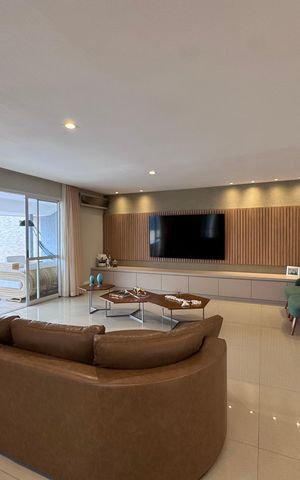 Casa de condomínio à venda com 300m², 5 quartos e 2 vagas Casa de condomínio à venda com 300m², 5 quartos e 2 vagasSala