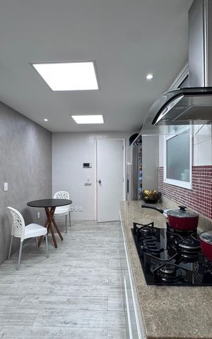 Casa de condomínio à venda com 300m², 5 quartos e 2 vagas Casa de condomínio à venda com 300m², 5 quartos e 2 vagasCozinha e Área de Serviço