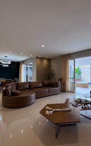 Casa de condomínio à venda com 300m², 5 quartos e 2 vagas Casa de condomínio à venda com 300m², 5 quartos e 2 vagasSala