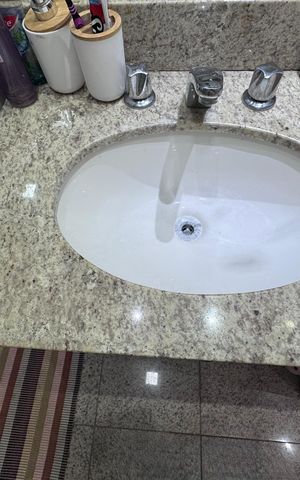 Casa de condomínio à venda com 300m², 5 quartos e 2 vagas Casa de condomínio à venda com 300m², 5 quartos e 2 vagasSuíte 2 - Banheiro