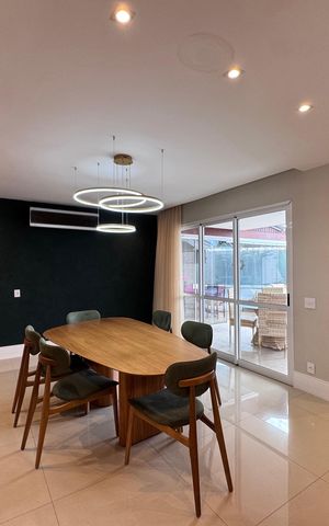 Casa de condomínio à venda com 300m², 5 quartos e 2 vagas Casa de condomínio à venda com 300m², 5 quartos e 2 vagasSala