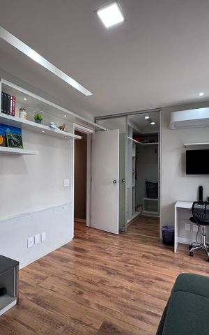 Casa de condomínio à venda com 300m², 5 quartos e 2 vagas Casa de condomínio à venda com 300m², 5 quartos e 2 vagasSuíte 3