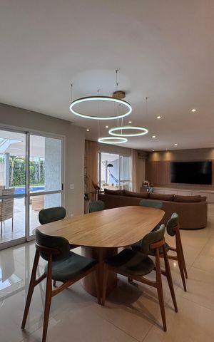Casa de condomínio à venda com 300m², 5 quartos e 2 vagas Casa de condomínio à venda com 300m², 5 quartos e 2 vagasSala