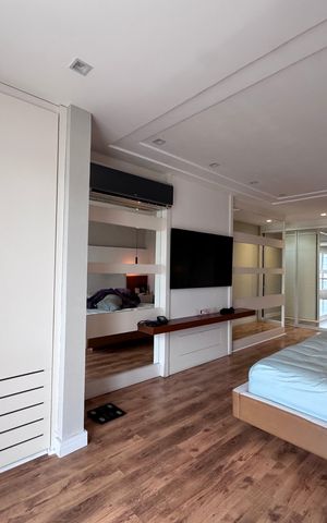 Casa de condomínio à venda com 300m², 5 quartos e 2 vagas Casa de condomínio à venda com 300m², 5 quartos e 2 vagasSuíte 1