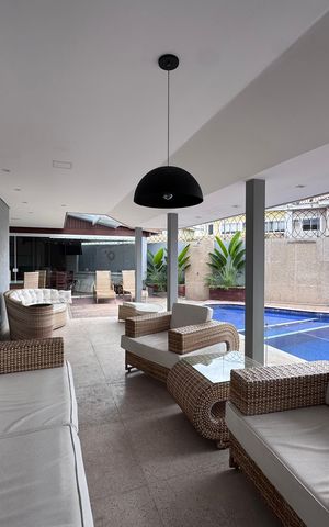 Casa de condomínio à venda com 300m², 5 quartos e 2 vagas Casa de condomínio à venda com 300m², 5 quartos e 2 vagasÁrea externa