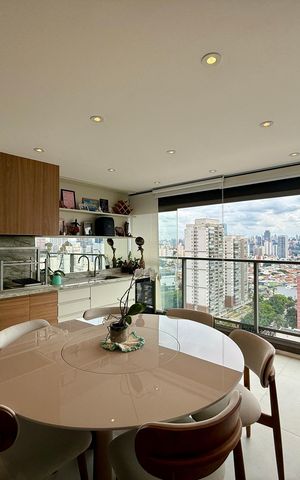 Apartamento à venda com 120m², 3 quartos e 2 vagas Apartamento à venda com 120m², 3 quartos e 2 vagasVaranda