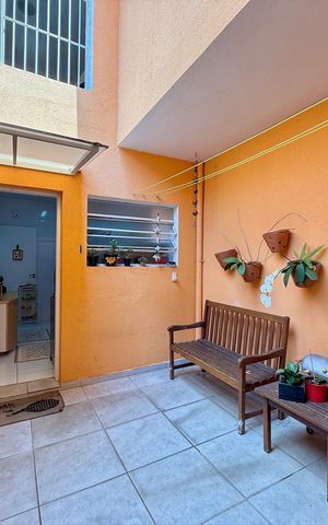 Casa à venda com 90m², 3 quartos e 1 vagaÁrea de Serviço/Quintal