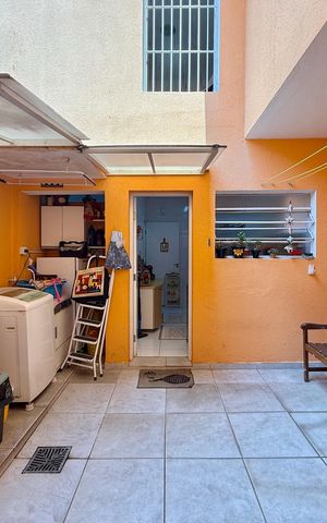 Casa à venda com 90m², 3 quartos e 1 vagaÁrea de Serviço/Quintal