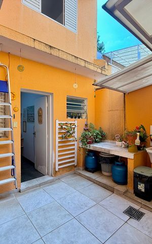Casa à venda com 90m², 3 quartos e 1 vagaÁrea de Serviço/Quintal