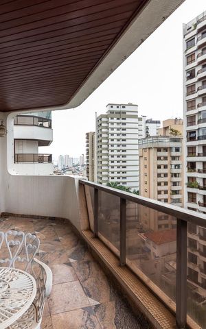 Apartamento à venda com 267m², 3 quartos e 3 vagasVaranda da Sala