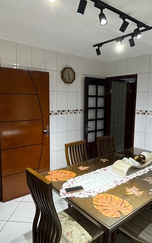 Casa à venda com 175m², 3 quartos e 2 vagas Casa à venda com 175m², 3 quartos e 2 vagasCozinha