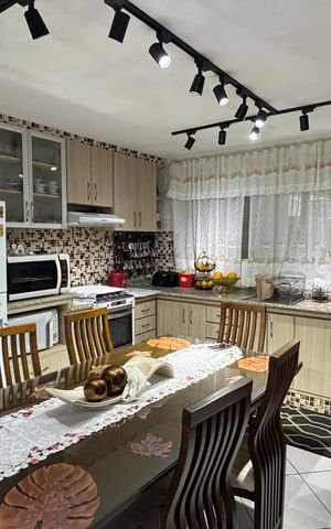 Casa à venda com 175m², 3 quartos e 2 vagas Casa à venda com 175m², 3 quartos e 2 vagasCozinha