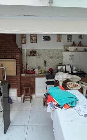 Casa à venda com 175m², 3 quartos e 2 vagas Casa à venda com 175m², 3 quartos e 2 vagasQuintal