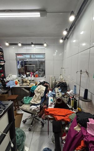 Casa à venda com 175m², 3 quartos e 2 vagas Casa à venda com 175m², 3 quartos e 2 vagasÁrea de Serviço - Quarto Oficina