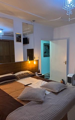 Casa à venda com 175m², 3 quartos e 2 vagas Casa à venda com 175m², 3 quartos e 2 vagasSuite