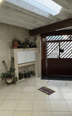 Casa à venda com 175m², 3 quartos e 2 vagas Casa à venda com 175m², 3 quartos e 2 vagasGaragem