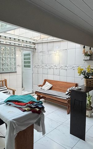 Casa à venda com 175m², 3 quartos e 2 vagas Casa à venda com 175m², 3 quartos e 2 vagasQuintal - Churrasqueira