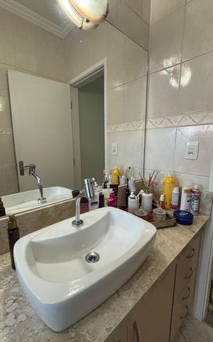 Casa à venda com 175m², 3 quartos e 2 vagas Casa à venda com 175m², 3 quartos e 2 vagasBanheiro