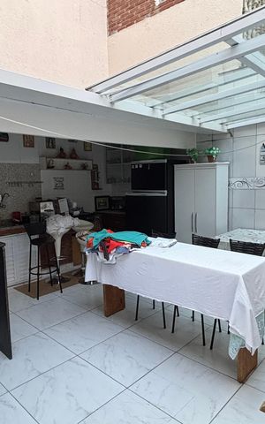 Casa à venda com 175m², 3 quartos e 2 vagas Casa à venda com 175m², 3 quartos e 2 vagasQuintal