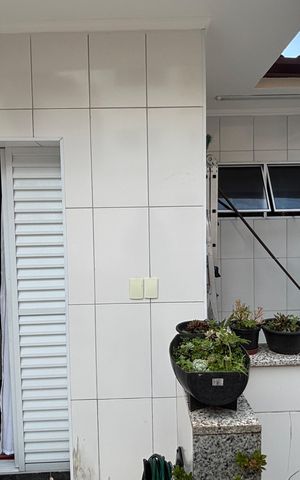 Casa à venda com 175m², 3 quartos e 2 vagas Casa à venda com 175m², 3 quartos e 2 vagasQuarto 2 Varanda