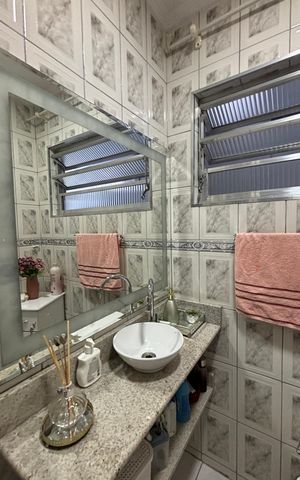 Casa à venda com 175m², 3 quartos e 2 vagas Casa à venda com 175m², 3 quartos e 2 vagasÁrea de Serviço - Banheiro