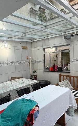 Casa à venda com 175m², 3 quartos e 2 vagas Casa à venda com 175m², 3 quartos e 2 vagasQuintal - Churrasqueira