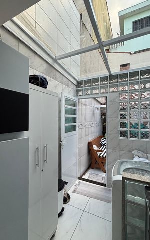 Casa à venda com 175m², 3 quartos e 2 vagas Casa à venda com 175m², 3 quartos e 2 vagasÁrea de Serviço