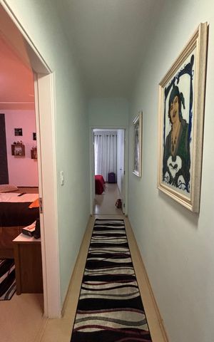 Casa à venda com 175m², 3 quartos e 2 vagas Casa à venda com 175m², 3 quartos e 2 vagasCorredor