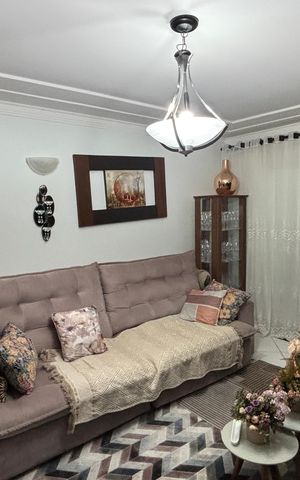 Casa à venda com 175m², 3 quartos e 2 vagas Casa à venda com 175m², 3 quartos e 2 vagasSala