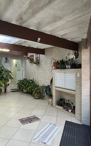 Casa à venda com 175m², 3 quartos e 2 vagas Casa à venda com 175m², 3 quartos e 2 vagasGaragem