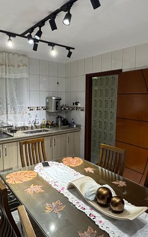 Casa à venda com 175m², 3 quartos e 2 vagas Casa à venda com 175m², 3 quartos e 2 vagasCozinha