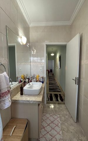 Casa à venda com 175m², 3 quartos e 2 vagas Casa à venda com 175m², 3 quartos e 2 vagasBanheiro