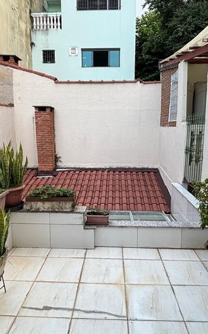 Casa à venda com 175m², 3 quartos e 2 vagas Casa à venda com 175m², 3 quartos e 2 vagasQuarto 2 Varanda