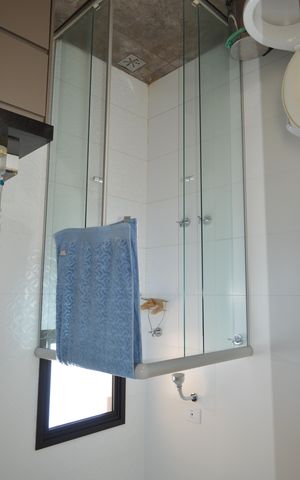 Casa de condomínio para alugar com 300m², 3 quartos e 4 vagasBanheiro da Suíte 2