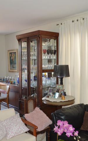 Casa de condomínio para alugar com 300m², 3 quartos e 4 vagasSala