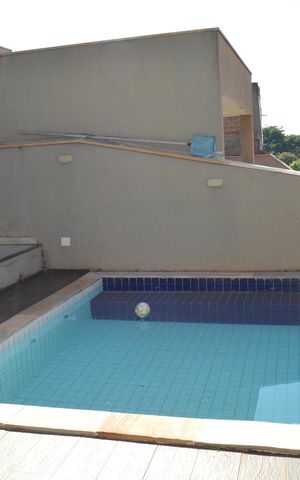 Casa de condomínio para alugar com 300m², 3 quartos e 4 vagasPiscina