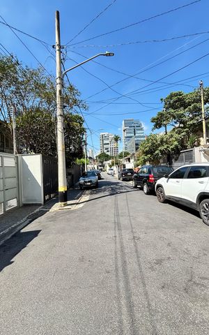 Casa à venda com 180m², 3 quartos e 2 vagas Casa à venda com 180m², 3 quartos e 2 vagasEntrada