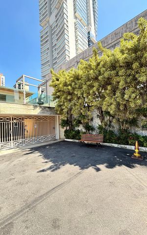 Casa à venda com 180m², 3 quartos e 2 vagas Casa à venda com 180m², 3 quartos e 2 vagasFachada